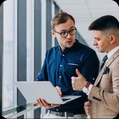 Ascora experts guiding their client in software implementation.